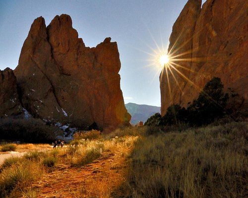 Garden of the Gods, Colorado — a popular destination served by Aspen Alpenglow Limousine private car service